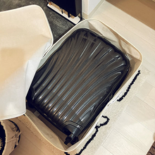 隠す派も見せる派も大注目！参考にしたいスーツケース収納のアイデア