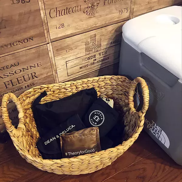 「一番便利ですっきり保管できる場所はどこ？エコバッグの収納場所一覧」の画像