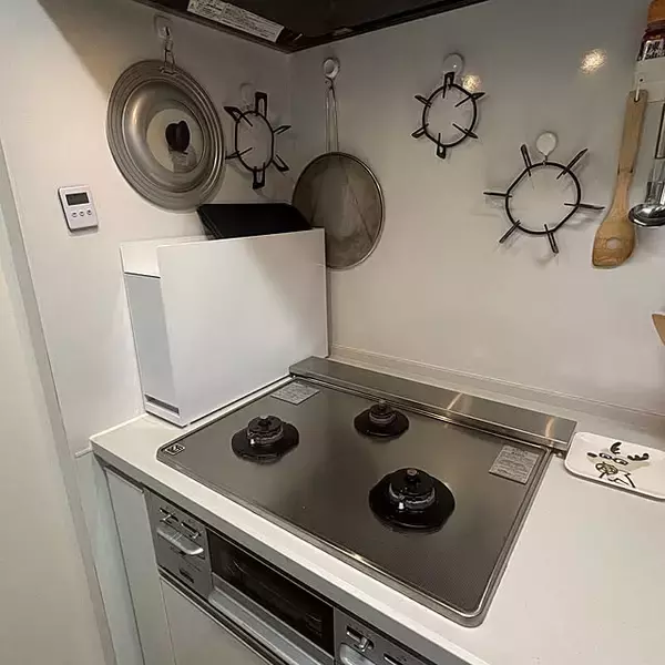 「調味料収納の正解はコレ！収納スタイルに合わせて選ぶ山崎実業の収納アイテム6選」の画像