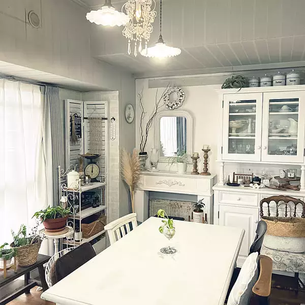 「優雅に過ごすおうち時間♡さまざまなテイストで楽しめるフレンチスタイルのお部屋6選」の画像