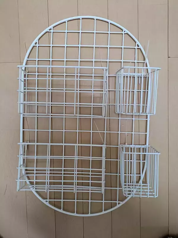 「「見た目もスッキリ、ワイヤーネットでつくるバス用品収納」 by Shion+さん」の画像