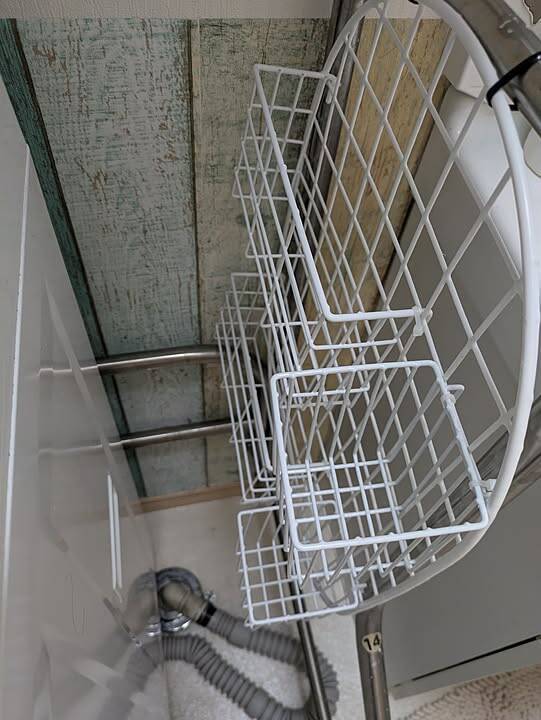 「見た目もスッキリ、ワイヤーネットでつくるバス用品収納」 by Shion+さん