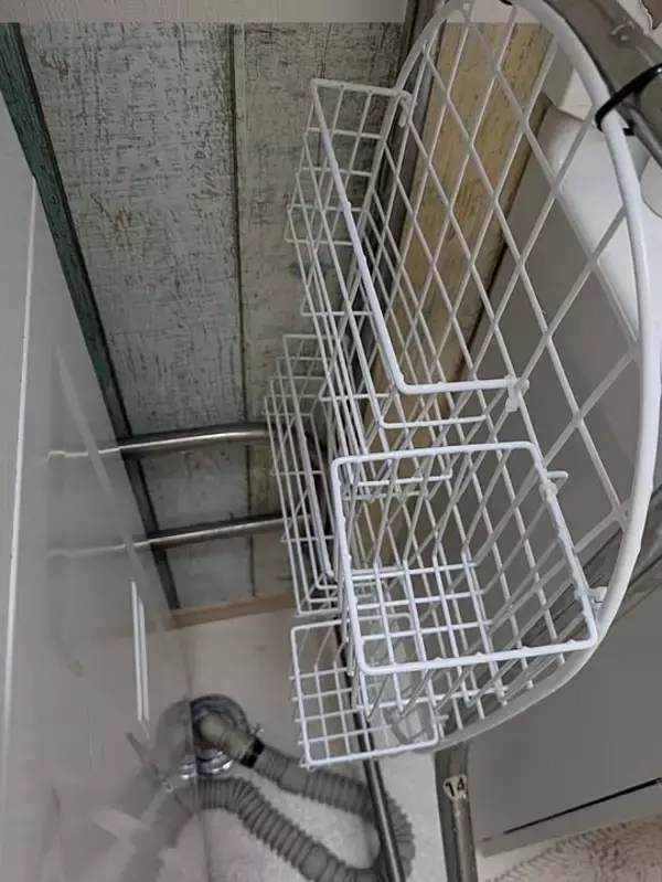 「「見た目もスッキリ、ワイヤーネットでつくるバス用品収納」 by Shion+さん」の画像