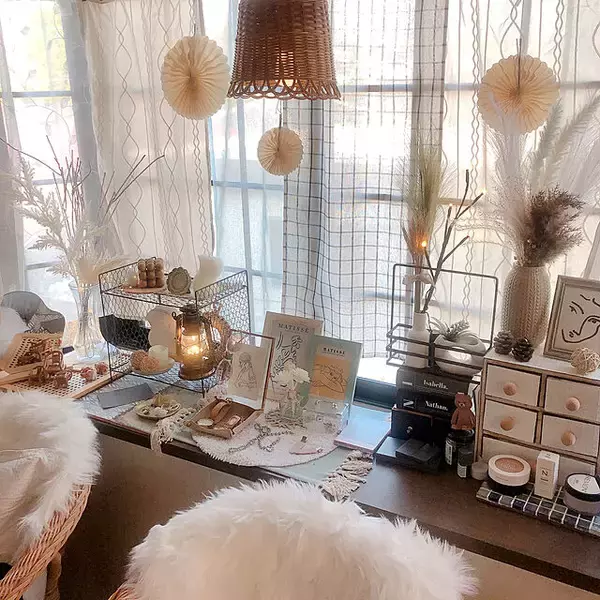 「「ワイヤーネット5枚でつくる、シンプルなディスプレイラック」 by naomomさん」の画像