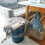 「インテリアに馴染むカジュアルな収納アイテムとして大活躍♪100均のネットバッグ活用アイデア」の画像6