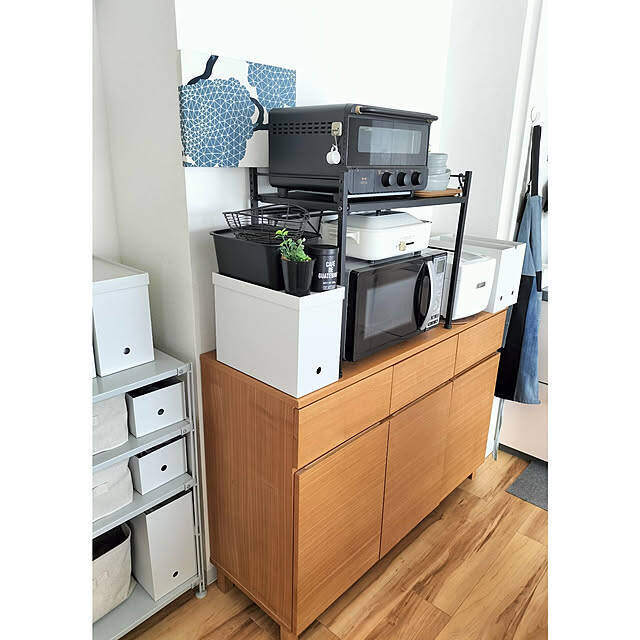 扉付きだからホコリを気にせずスッキリ収納できます♪無印良品のキャビネット