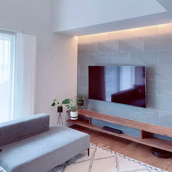 「テレビ周りがすっきり見える！配線もごちゃつかないレコーダーの置き方アイデア集」の画像