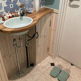 「毎日気持ちよく使える空間づくり♪見栄えと使いやすさを両立したトイレの収納アイデア6選」の画像4