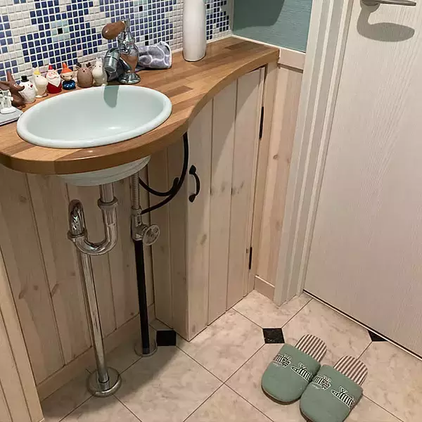 「毎日気持ちよく使える空間づくり♪見栄えと使いやすさを両立したトイレの収納アイデア6選」の画像