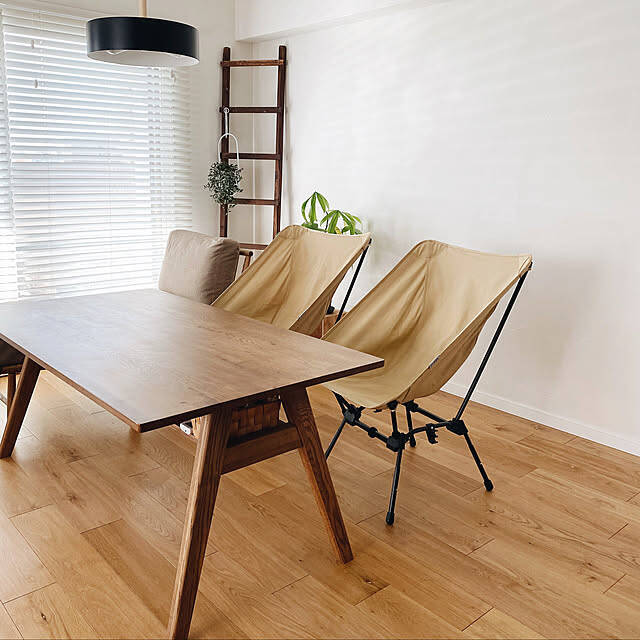 屋内でも大活躍！アウトドア家具を取り入れたインテリアのアイデア