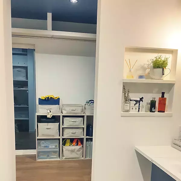 「住まいを整える万能アイテム！カラーボックスを使った収納アイデア」の画像