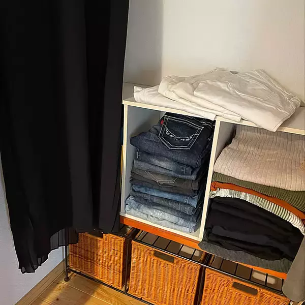 「住まいを整える万能アイテム！カラーボックスを使った収納アイデア」の画像