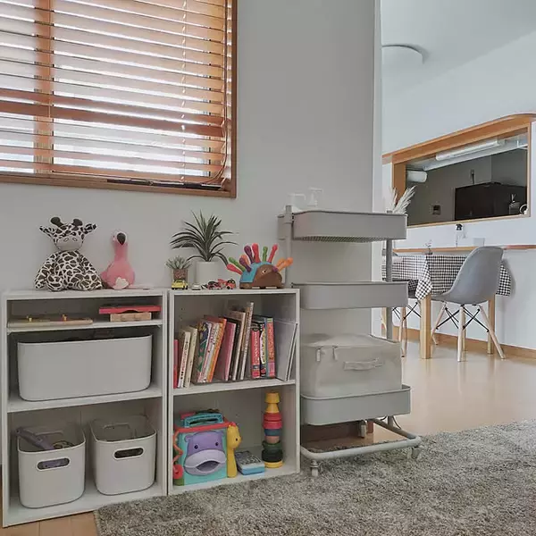 「住まいを整える万能アイテム！カラーボックスを使った収納アイデア」の画像