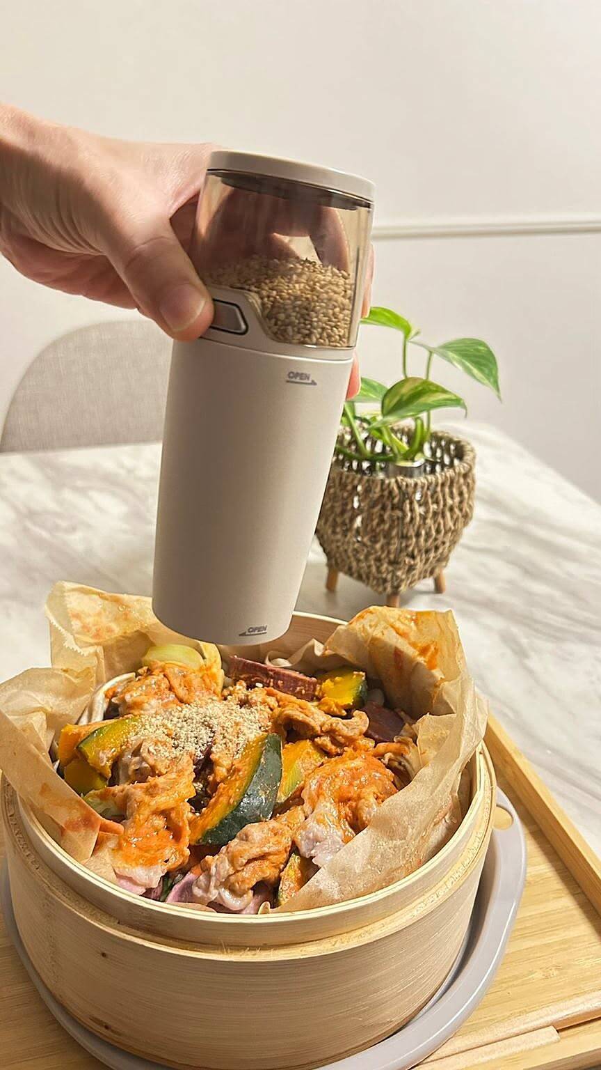 「スイッチひとつですりゴマができる電動ミル」 by kumiさん