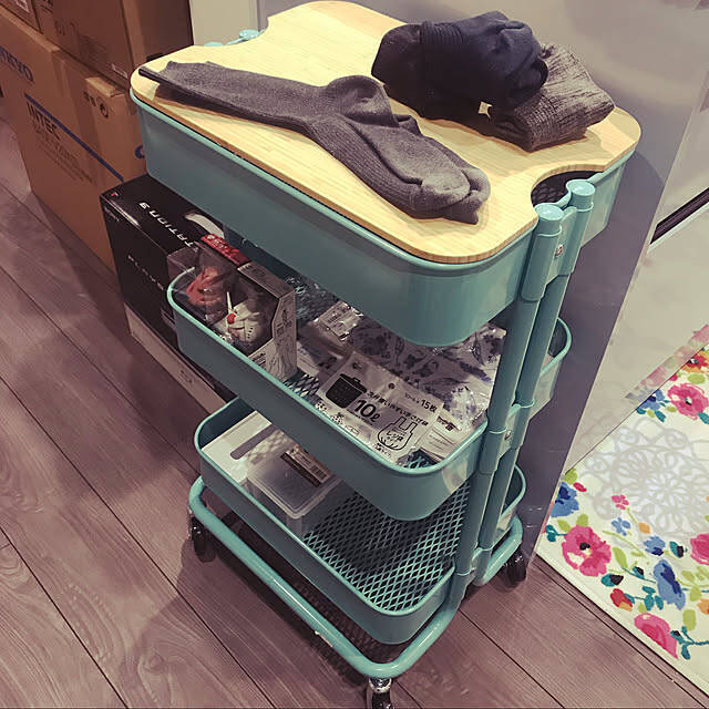 収納にはもちろん、作業台や水切りかご代わりにも！IKEAのRASKOG活用アイデア10選