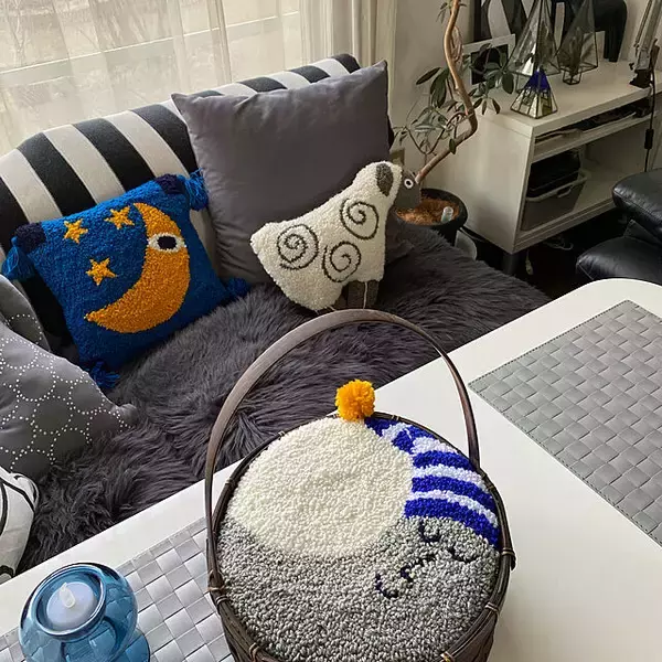 絵を描くように刺繍が楽しめる♪パンチニードルで作るインテリアアイテム