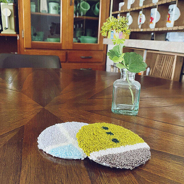 絵を描くように刺繍が楽しめる♪パンチニードルで作るインテリアアイテム