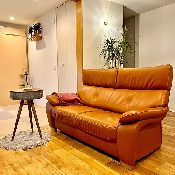 「インテリアの主役になる！長年愛されるカリモク家具のソファ6選」の画像