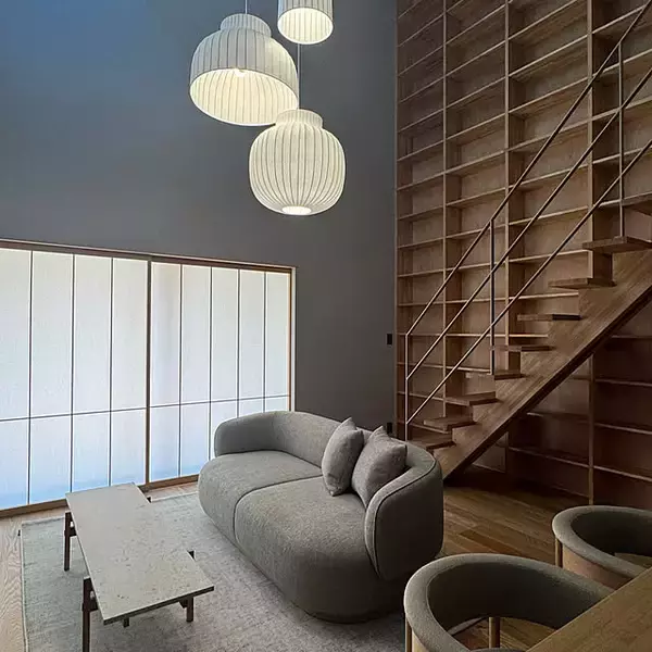 「インテリアの主役になる！長年愛されるカリモク家具のソファ6選」の画像