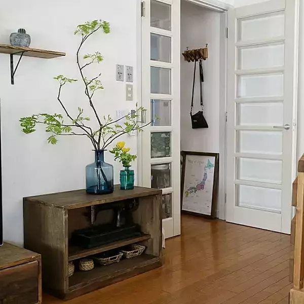 「レトロな空間を現代で楽しむ。温かみと懐かしさを感じる、古民家風インテリアの実例6選」の画像