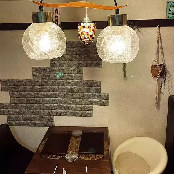 「レトロな空間を現代で楽しむ。温かみと懐かしさを感じる、古民家風インテリアの実例6選」の画像