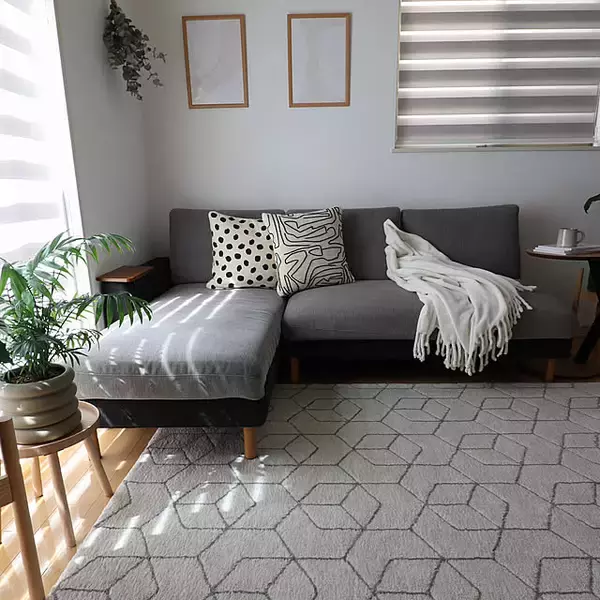 「ミニマルな生活を実現！見た目と機能性を兼ね備えたコンパクトな家電や家具」の画像