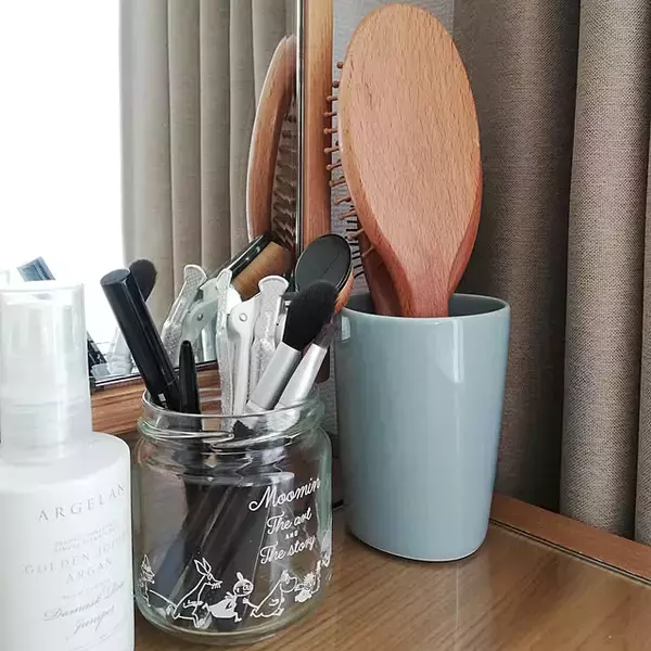 「暮らしに役立つアイテムに大変身！空のジャム瓶の再利用方法」の画像