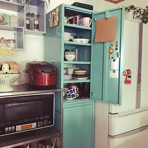 「IKEAの家具で叶える！暮らしに合わせて取り入れた食器収納アイデア」の画像