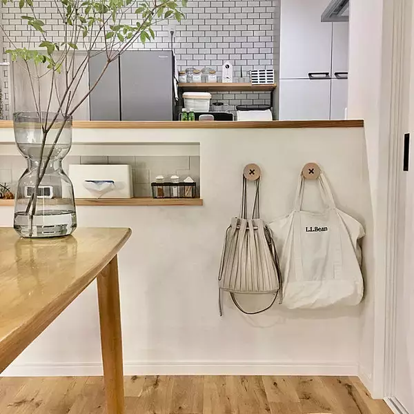 「日常づかいのバッグはどこに置く？RoomClipユーザーさんの置き場所をご紹介」の画像