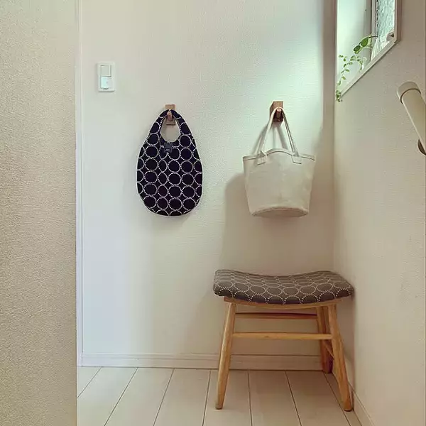 「日常づかいのバッグはどこに置く？RoomClipユーザーさんの置き場所をご紹介」の画像