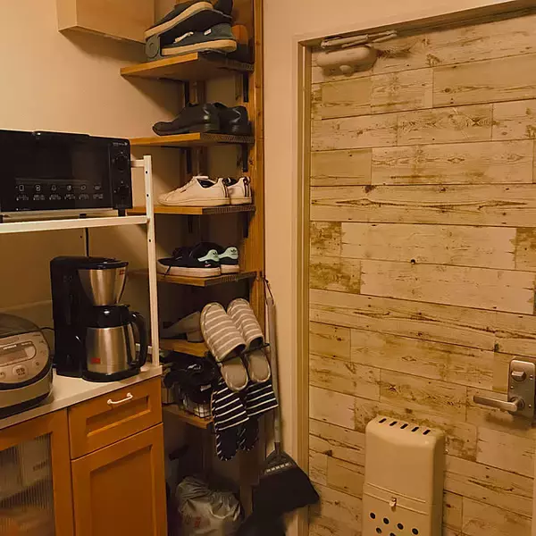 「大事な靴を快適に収納。お家に合ったシューズボックスのDIY実例」の画像