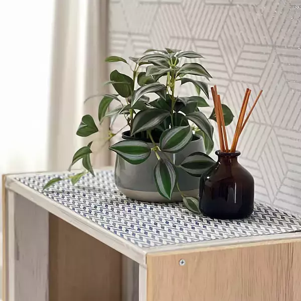 「お部屋にこなれ感をプラス。ユーザーさんの実例からIKEAのフェイクグリーンをサイズ別にご紹介」の画像