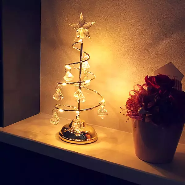 「お部屋の雰囲気をワンランクUP♪インテリアにプラスしたい100均のライト6選」の画像