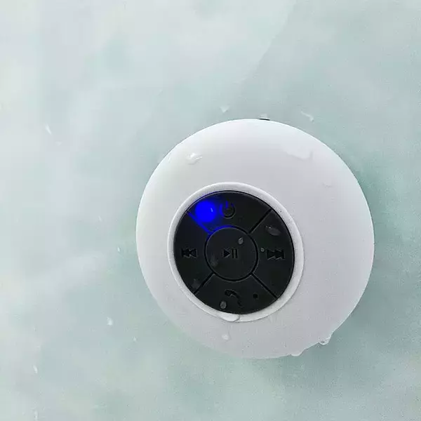 「おうち時間を格上げ♪スマートフォンやタブレットまわりで活躍100均グッズ」の画像