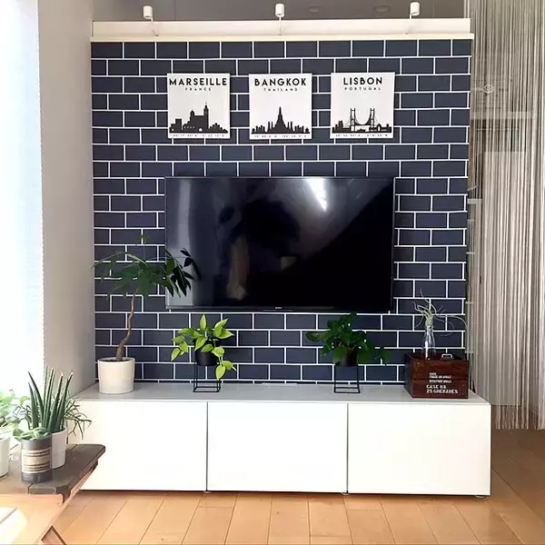 「スッキリしたデザインも魅力。サブウェイタイルを効果的に取り入れたDIY例」の画像