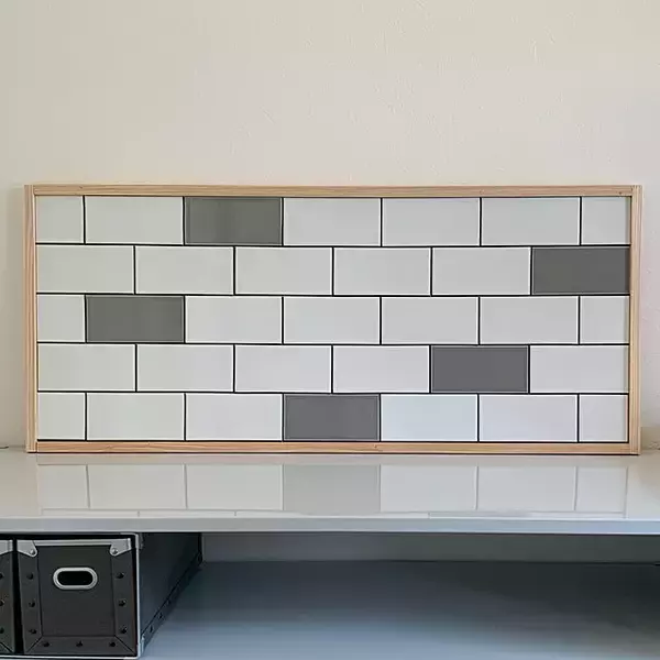 「スッキリしたデザインも魅力。サブウェイタイルを効果的に取り入れたDIY例」の画像