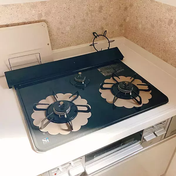 「【みんなが選んだ！】コンロ周りの悩みはこれで解決！3COINSのおすすめアイテム5選」の画像