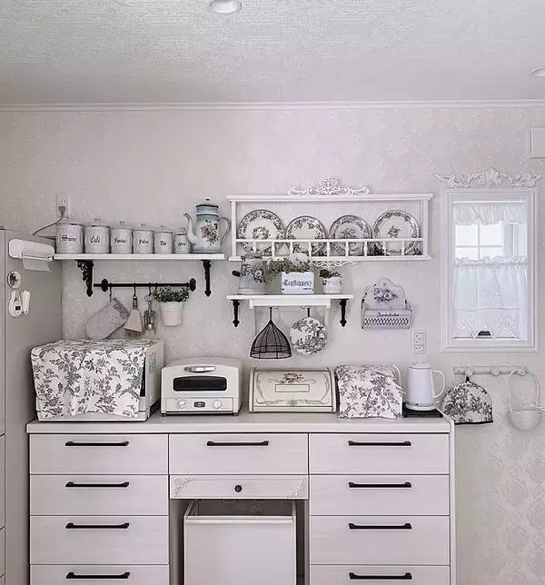 「「DIYでアップデート！心ゆくまでフレンチシャビーなキッチン」 by reira...さん」の画像