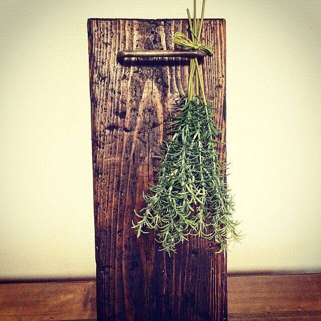 味のある渋さがたまらない！足場板を使ってDIYに挑戦