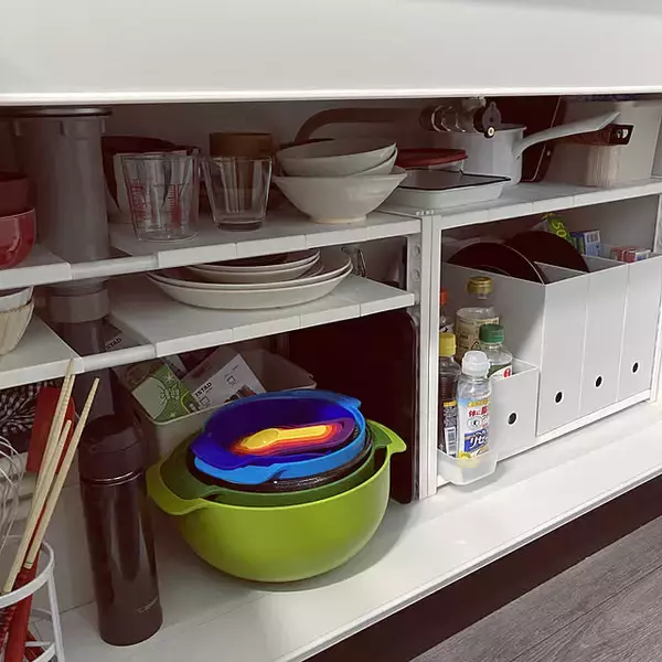 「観音開きタイプも引き出し収納もおまかせ！ニトリのアイテムでシンク下の収納を快適化」の画像