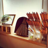 「整然として使いやすく！デスク周り収納に優秀なセリアのアイテム」の画像1