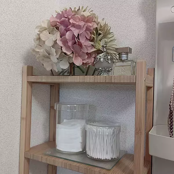 「食品保存から小物収納、ディスプレイにも大活躍♪デザイン豊富なダイソーのキャニスター活用アイデア」の画像