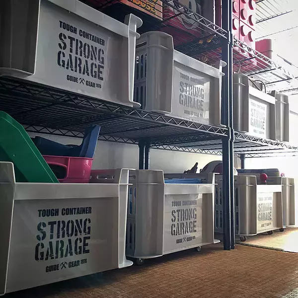 「ドライな雰囲気をプラス♪コンテナボックスでかっこいい収納実例」の画像