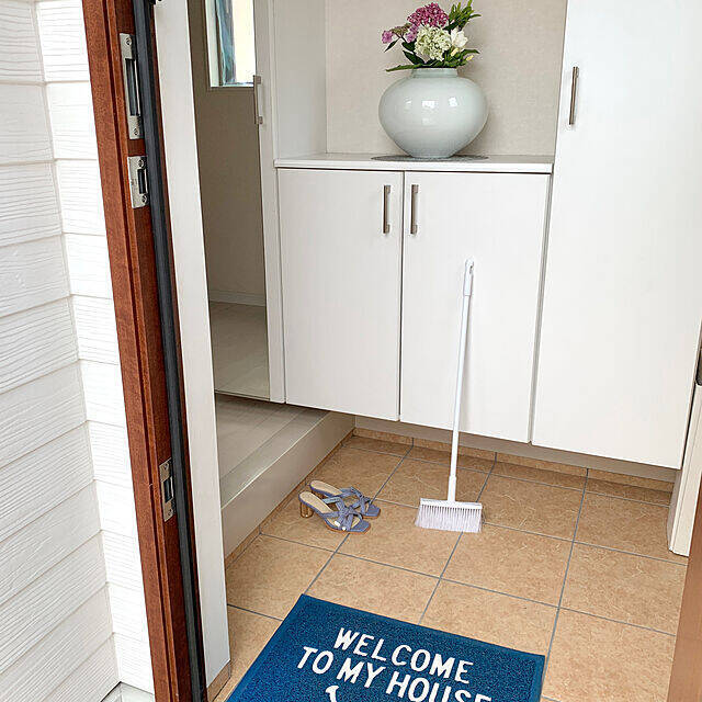 玄関床掃除の決定版！綺麗を保つためのアイデアとおすすめアイテムをご紹介