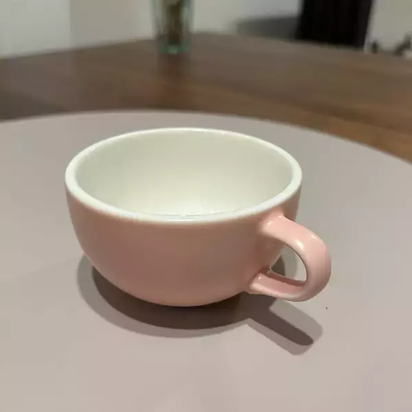 「「どんな飲み物も美しく映える、シンプルで温かいORIGAMIのマグカップ 」by kyoko さん」の画像