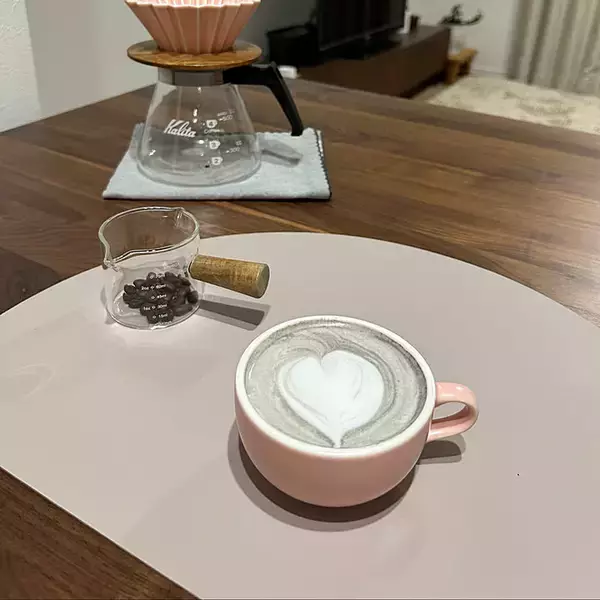 「「どんな飲み物も美しく映える、シンプルで温かいORIGAMIのマグカップ 」by kyoko さん」の画像