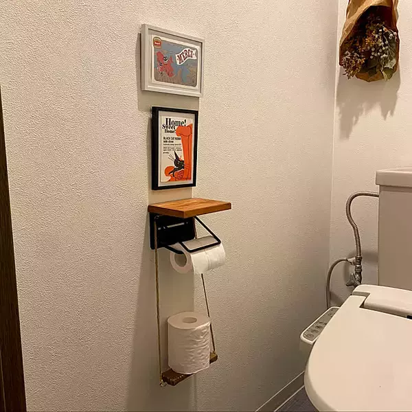 「毎日使う場所だからこそ工夫が光る♪トイレットペーパーホルダーのDIYアイデア」の画像