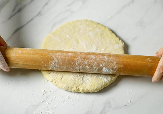 オーブン不要！フライパンで作る「基本の簡単スコーン」レシピ