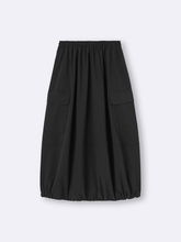 値下げで990円も！悩んだ朝はGUの「黒スカート」はいときゃ大丈夫！今すぐ買いたい本命5選