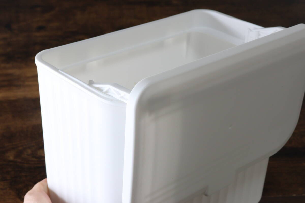 凄いゴミ箱が出た！手前に空くからストレスフリー！すっきり使える100均アイデアグッズ